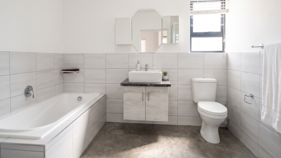 To Let 3 Bedroom Property for Rent in Golden Mile Western Cape